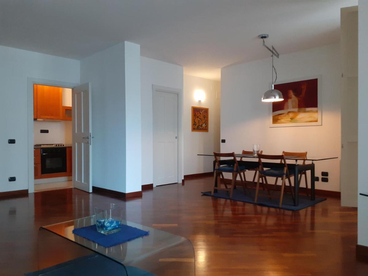 Olimpia Apartment City Center ซาแลร์โน ภายนอก รูปภาพ
