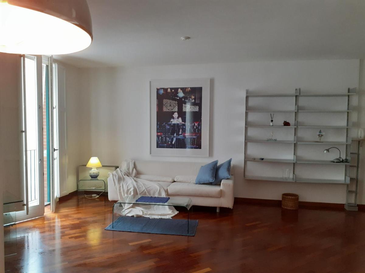 Olimpia Apartment City Center ซาแลร์โน ภายนอก รูปภาพ