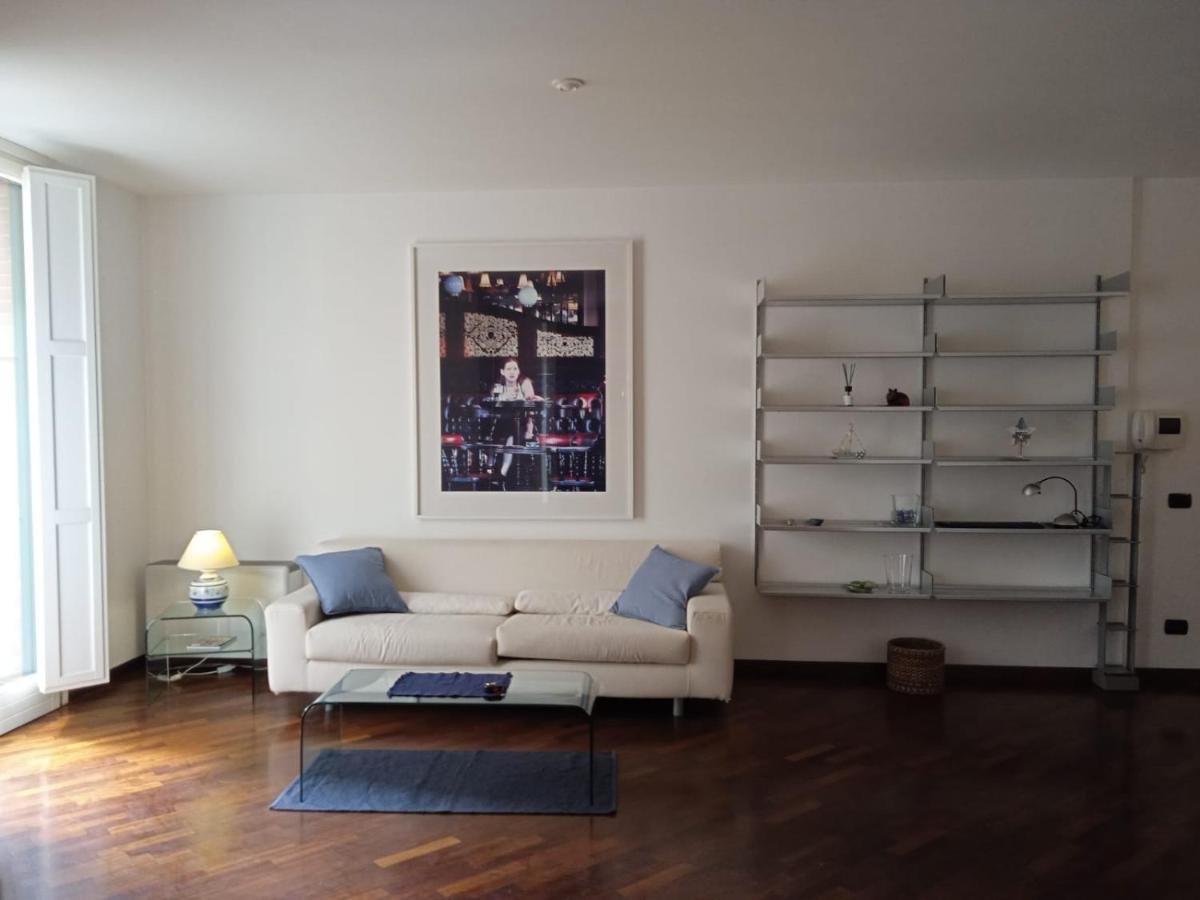 Olimpia Apartment City Center ซาแลร์โน ภายนอก รูปภาพ