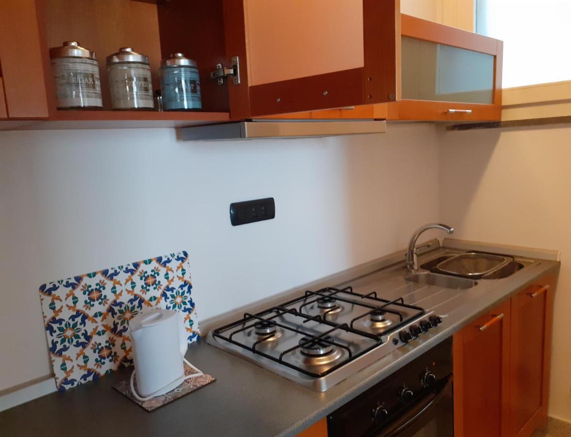 Olimpia Apartment City Center ซาแลร์โน ภายนอก รูปภาพ