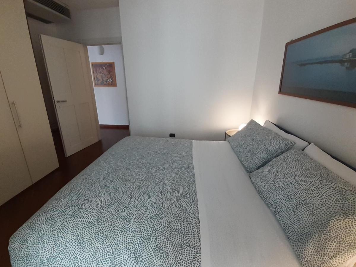 Olimpia Apartment City Center ซาแลร์โน ภายนอก รูปภาพ